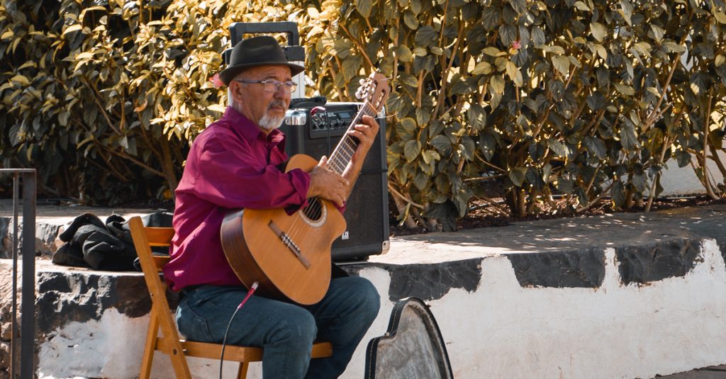 Gitarrenspieler betancuria dorf