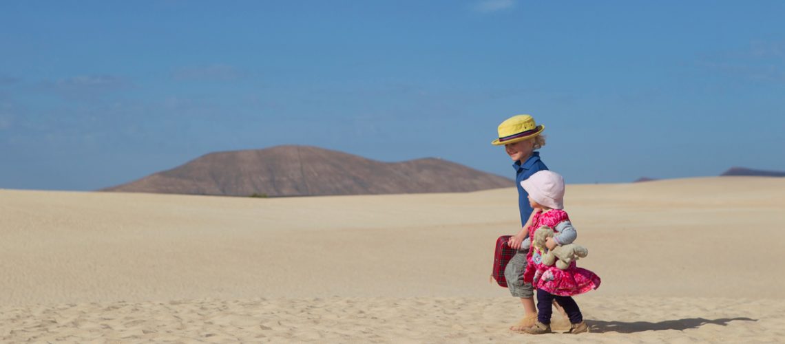 Kinder am Strand Fuerteventura